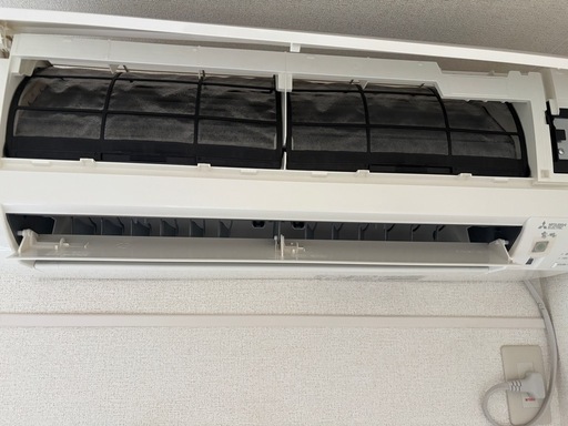 エアコン元値11万メルカリで4.5万　三菱霧ヶ峰MSG-GE4022S-W 白　18畳 対応