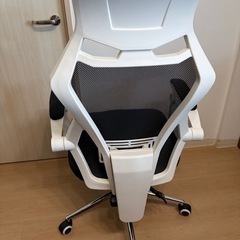 オフィス、学習チェア白✖️黒の画像