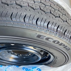 新車外し　ハイエース　タイヤホイールセットの画像