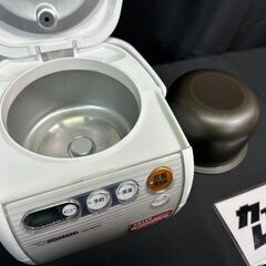 【動作保証あり】ZOJIRUSHI 2019年  NS-NF05-WA 3合炊き マイコン炊飯器【管理KRK1146】の画像
