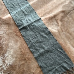 ランセルLANCELマフラー ストール ショール スカーフgrayグレイグレー灰色系縦約129センチ横約29.5センチレディース（lady's LADYS）女性用、婦人 ウィメンズ（women’s） メンズ（men’s）男性用、紳士 ユニセックス男女兼用の画像