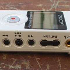 ☆ZOOM H1ハンディーレコーダーリニアPCMレコーダー◆コンパクトでも本格派の画像