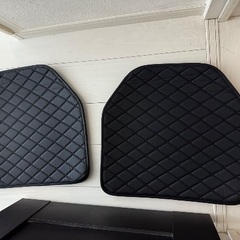 車の足元シートの画像