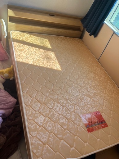 【お譲り先決定
】ダブルベット、マットレス売ります