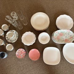 食器いろいろ
の画像