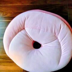 ドーナツクッション＋枕（ニトリ）の画像