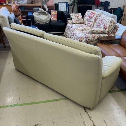 中古品　総本革ワイド2人掛けソファー　アイボリー　幅180cm 公田店