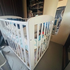 原付バイク、自転車、ベッド、メットレス、ソーファ、ベビーベッドの画像