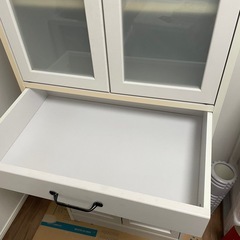 食器棚の画像