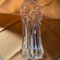美品クリスタルガラスカット花瓶の画像