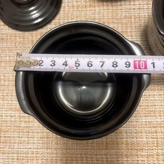 吾山窯　有田焼　黒い花柄陶器丼 4個＋黒色 蓋つき煮物椀 5個セットの画像