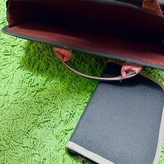 軽量310g・多収納ポケット×10・13.3型対応ノートPCケース＆システム手帳セット🌟整理上手になれるブラック収納バッグ💼✨スレありのため200円でお得にどうぞ🌸の画像