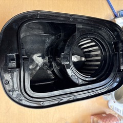 電動コーヒーミル 黒と赤の画像