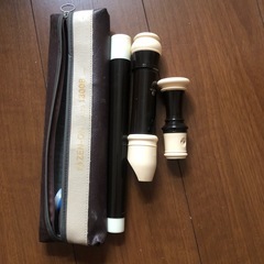 本日処分習字道具とリコーダーの画像