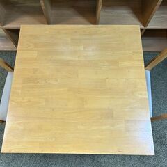 【リサイクルストアスターズ城西店】 【中古品】テーブルセット（イス2脚付き）の画像