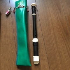 本日処分習字道具とリコーダーの画像