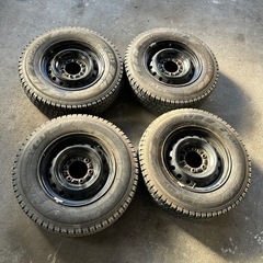 100系ハイエースバン　スタッドレスの画像