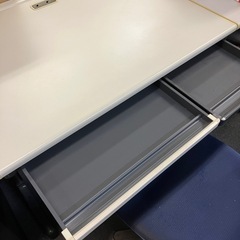 オフィス家具 デスク ホワイトボードの画像