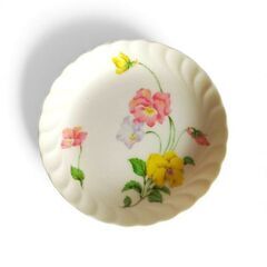 マルリ　ボーンチャイナ　ケーキ皿　２枚　昭和レトロ　花柄の画像