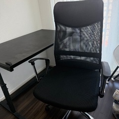 デスク、チェア　絶対　黒の画像