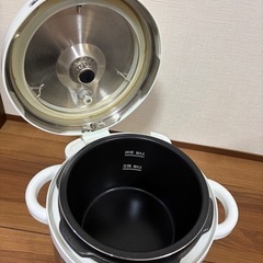 電気圧力鍋　美品　電気調理器の画像