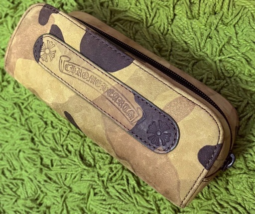 CHROME HEARTS迷彩カモ柄メガネケースレザーが放つ存在感️高級感たっぷり