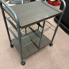 ⭐️爆安⭐️キャスター付きワゴン　木製天板の画像