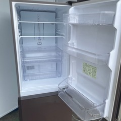 シャープ271リッター二ドア冷蔵庫の画像