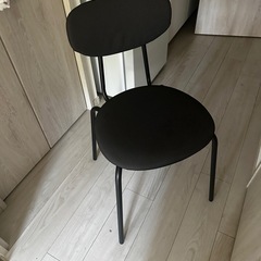 IKEA：椅子 黑色の画像