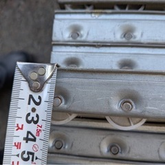 ローラーコンベア コロコンローラー 流動棚用ホイールコンベア 約152cm 1本2000円 在庫約400本　バラ売り可の画像