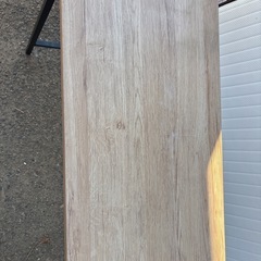 テーブル　パソコンデスクの画像