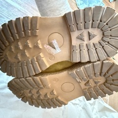 4枚目実物に近い色　 美品　スエードブーツ　22cm  キッズ　スニーカー　キッズブーツ　シューズ　ティンバーランド風　ブリティッシュスタイル  イエロー ブーツ　ブラウンの画像