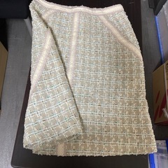 レディーススーツの画像