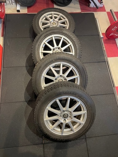 ホイール付きスタッドレスタイヤ【205/60R16 PCD114.3 5穴】