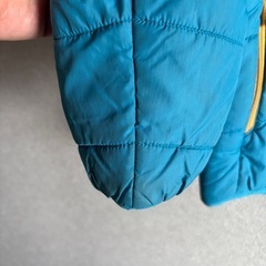 【美品】モンベル Kid's 120 中綿入りフード付きジャケット (ライトブルー)リバーシブルの画像