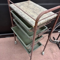 ⭐️激安⭐️4段　キャスター付きワゴンの画像