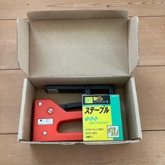 タッカー　ステープル　DIYの画像
