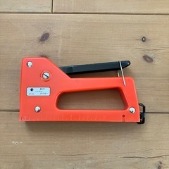 タッカー　ステープル　DIYの画像