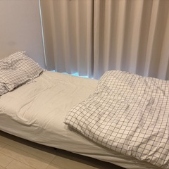  【美品】使用1年未満／清潔な足付きマットレスベッド（シングル） の画像