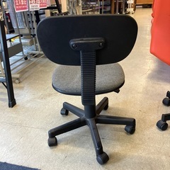 サ2511-284 オフィスチェア グレー 使用感有り 毛玉、キズ汚れ有りの画像