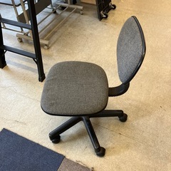 サ2511-284 オフィスチェア グレー 使用感有り 毛玉、キズ汚れ有りの画像