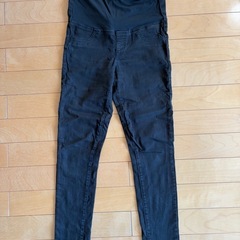 ユニクロ　マタニティジーンズ　ブラックの画像