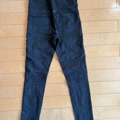 ユニクロ　マタニティジーンズ　ブラックの画像