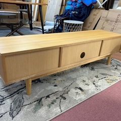 優しいデザインのテレビボードの画像