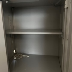 【数日限定品】【美品】オフィス用食器棚キャビネット扉付き定価10万円の画像