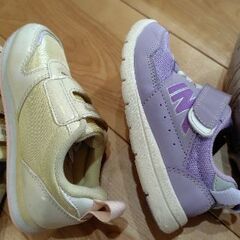 16.0 スニーカーの画像