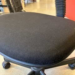 サ2511-285 オフィスチェア ブラック キズ汚れ有りの画像