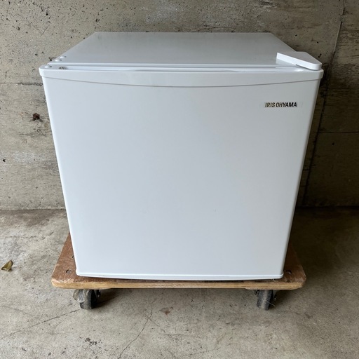 IRIS OHYAMA 1ドア冷蔵庫 IRSD-5A 2023年製 内容積45L ホワイト アイリスオーヤマ 白 小型冷蔵庫 右開き 札幌市