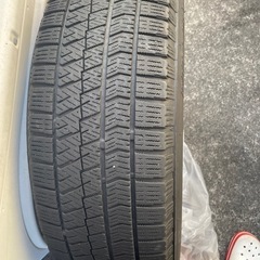 スタッドレスタイヤの画像