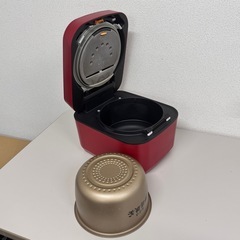 A1756🌟配送♻️設置🉑‼️ 美品2021年製　HITACHI 1.0L RZ-W100M 炊飯器 レッド🌟の画像